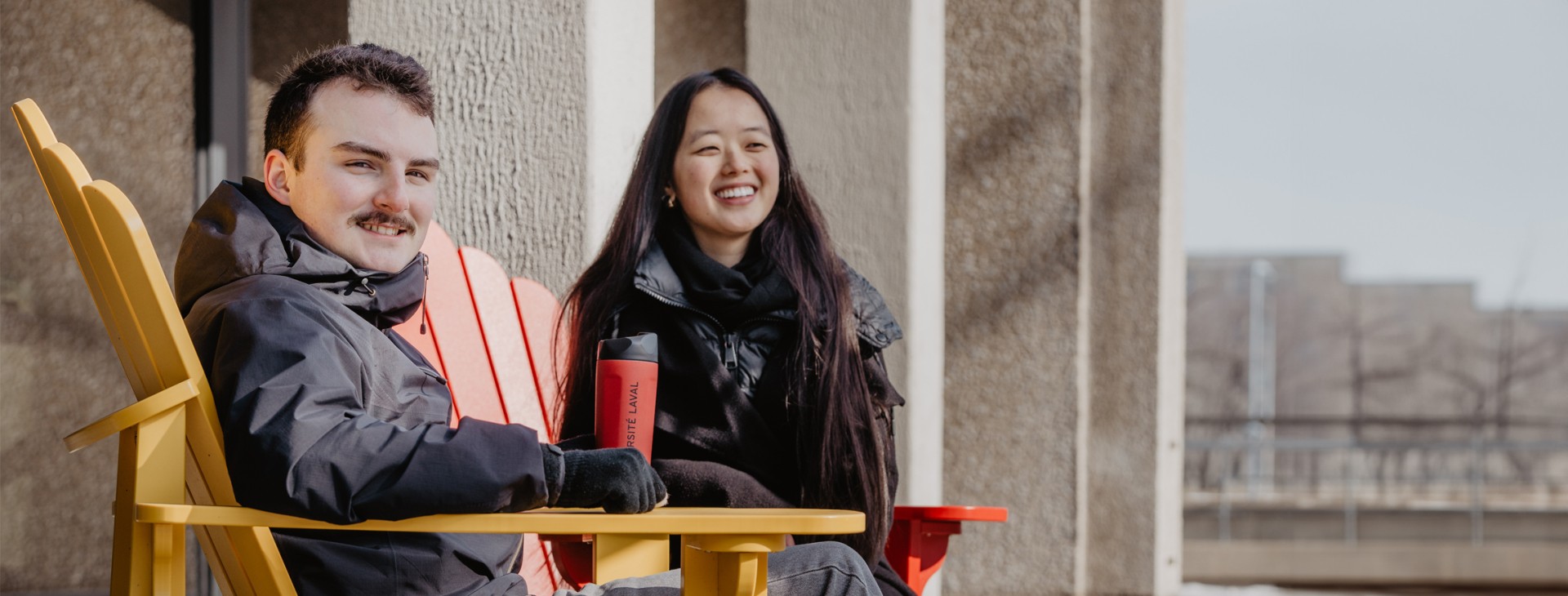 un étudiant et une étudiante