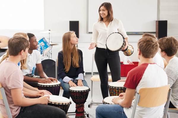 personne jouant de la musique