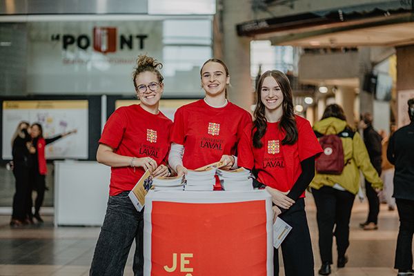 étudiants à l'accueil