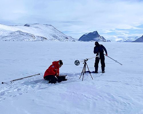 École sur la glace de mer Arctique